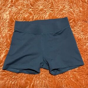 Only Play high rise booty training shorts in gray